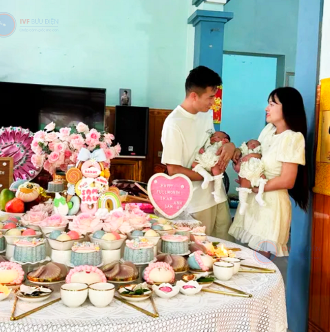 3 năm mong con, gia đình trẻ trở về Việt Nam IVF thành công tại IVF Bưu điện, đón hai cô con gái