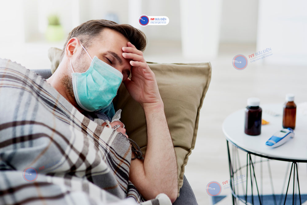 Nếu có dấu hiệu sốt cao thì nam giới nên tới bệnh viện thăm khám