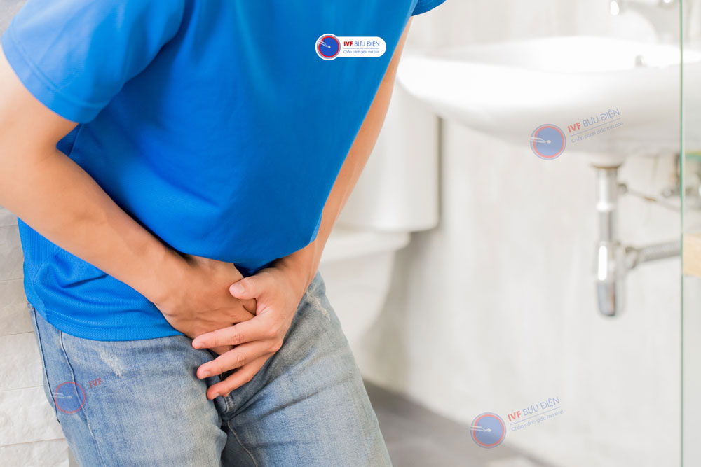 Đau bụng dưới là một trong những dấu hiệu tinh trùng loãng
