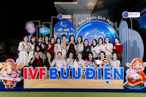 Cán bộ nhân viên IVF Bưu điện chụp hình lưu niệm tại lễ tổng kết 2025: Kết nối để vươn xa ( ảnh 2)