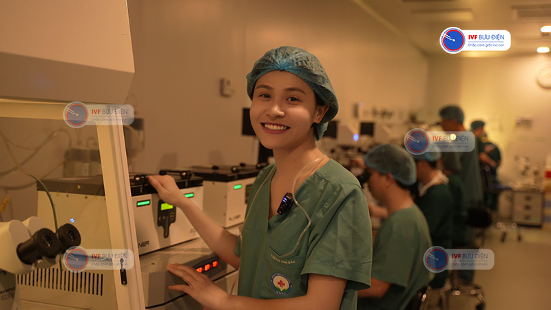Chị Trần Thúy Hằng – Chuyên viên phôi học tại IVF Bưu Điện Hành trình trữ đông trứng ở tuổi 28
