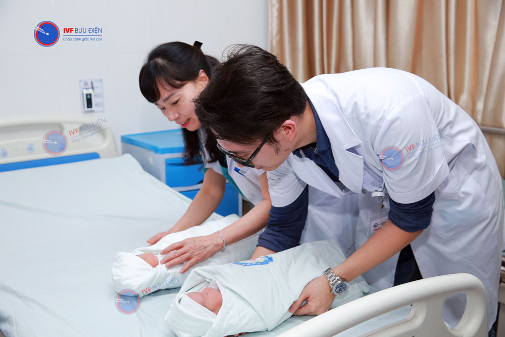 Em bé sinh ra nhờ phương pháp IVF